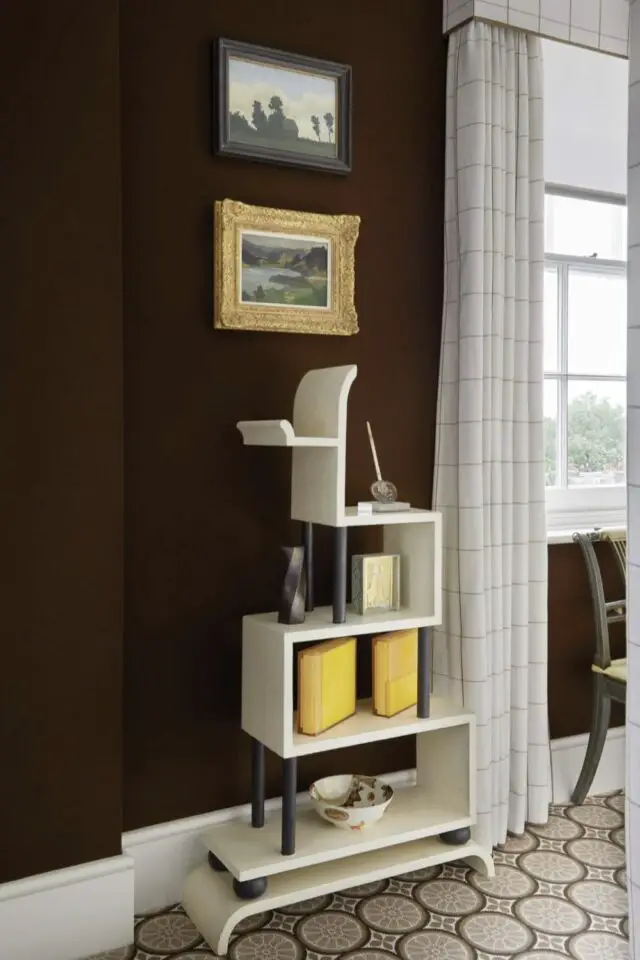 visite deco appartement éclectique design ancien mur marron meuble vintage blanc objets décoratifs 