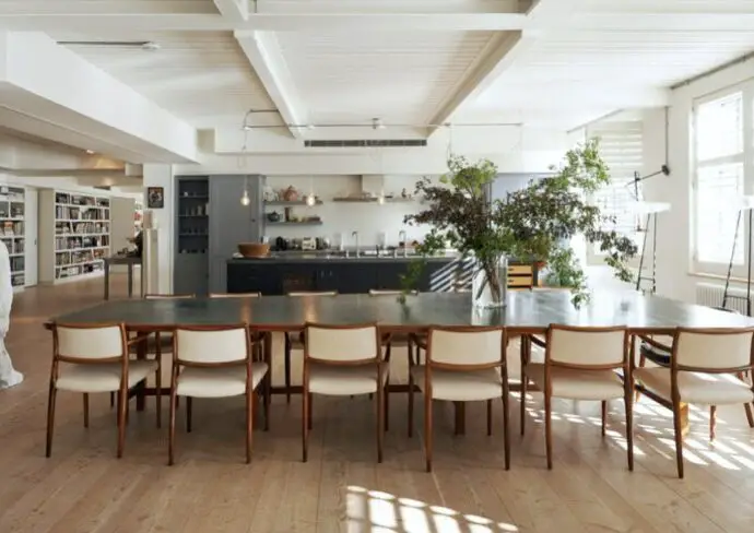 decor loft elegant minimal arty frond espace de vie blanc mais personnel salon salle à manger cuisine ouvert
