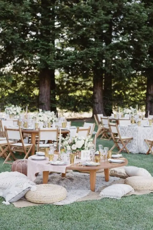 decoration mariage plein air exterieur table ronde basse pour enfant coussin de sol idée originale boho chic 