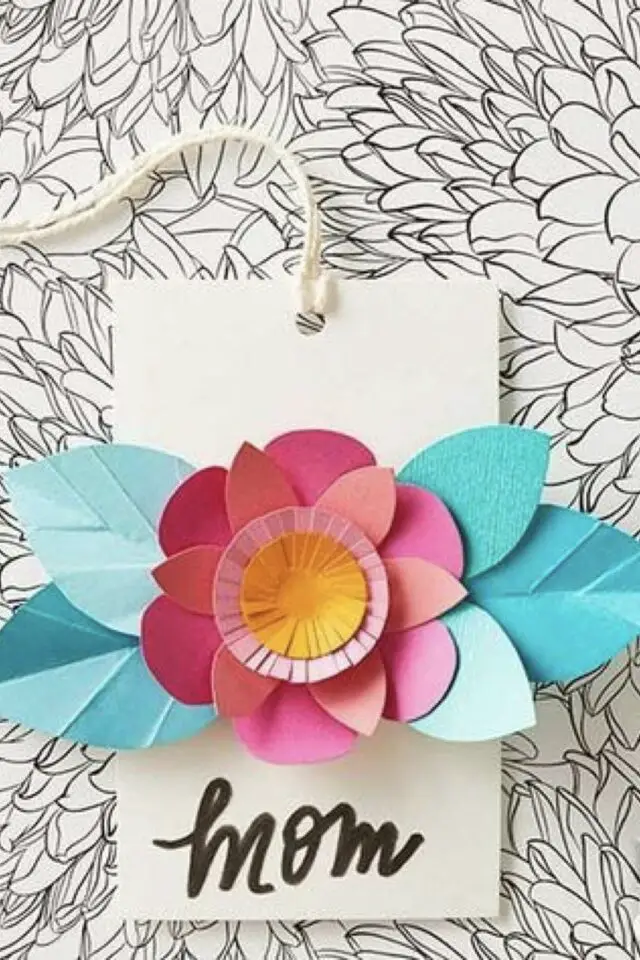 exemple carte fete des meres faite maison fleur en papier découpé plusieurs couleurs collage cadeau original 