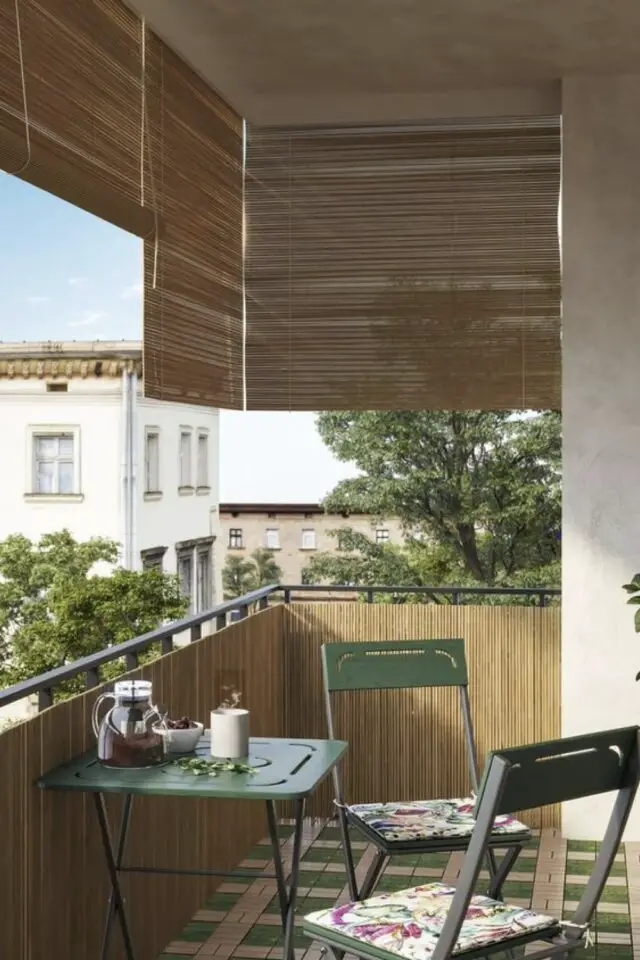 exemple protection balcon exterieur store à lamelle suspendus au balcon du dessus canisse grade-corps bricolage pas cher