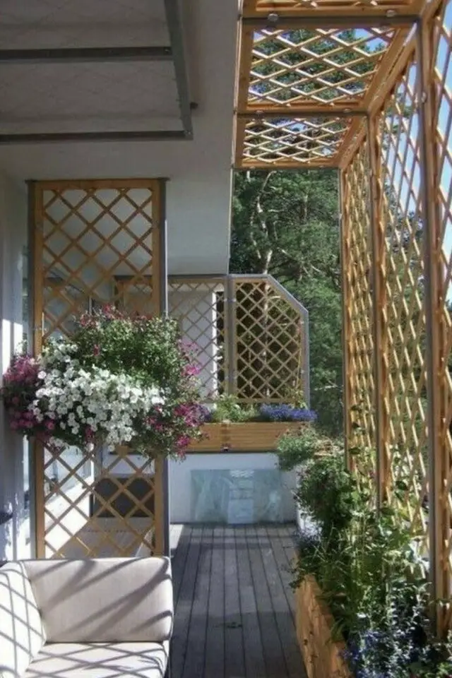 exemple protection balcon exterieur treillis jardin structure pour plantes grimantes en bois facile à copier 