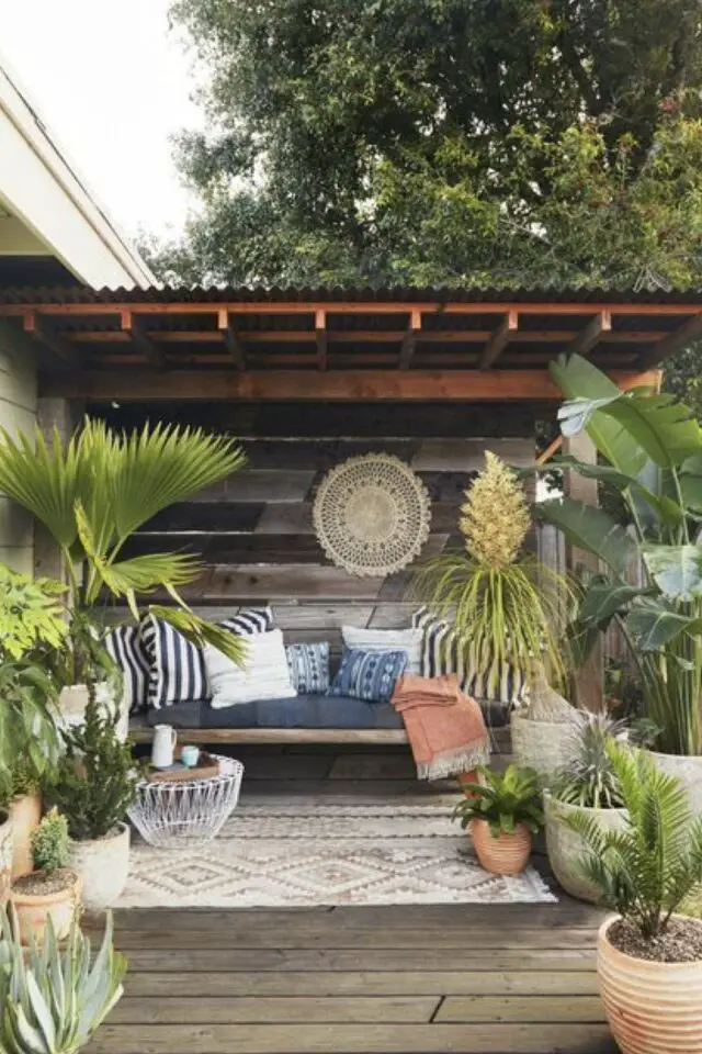 conseils tout savoir sur le mobilier de jardin terrasse avancée pergola couverte canapé coussin sieste 