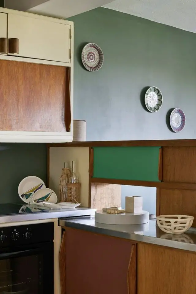 mobilier design charlotte Perriand aménagement cuisine formica bois plaqué couleur modernisme accessible bon marché 