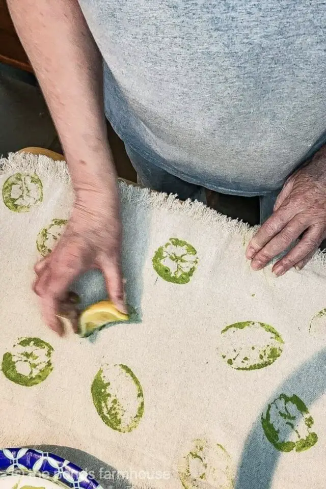 chemin de table a faire soi-même peinture textile tampon citron agrume zéro déchet loisirs créatifs 