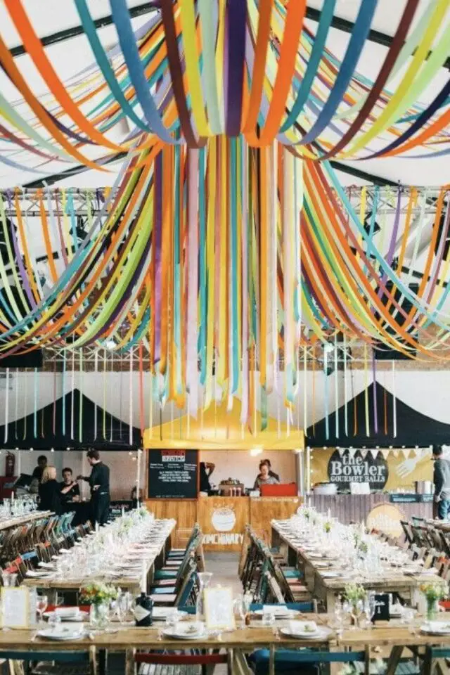 décor mariage papier crépon a faire soi-même déco salle plafond facile multicolore 