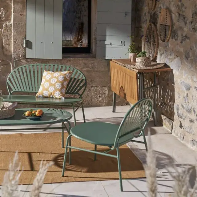mobilier exterieur la redoute jardin fauteuil en métal bas couleur vert kaki moderne table basse et banc terrasse aménagement 