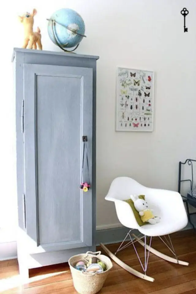 armoire deco chambre enfant petit meuble fin ancien relooké peinture bleu gris 