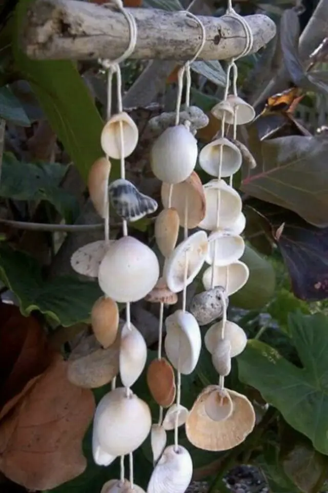 carillon bricolage récup jardin branche bois flotté ficelle coquillages ramassés à la place facile à faire bord de mer 