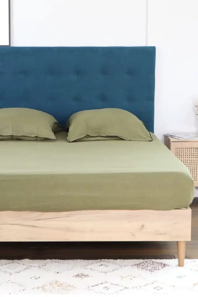 Tête de lit capitonnée en velours bleu canard 140 cm