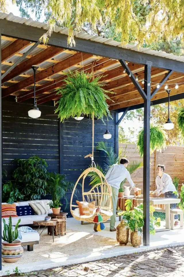 décor couleur meuble vintage pergola jardin convivial table de repas salon de jardin plantes suspendues 