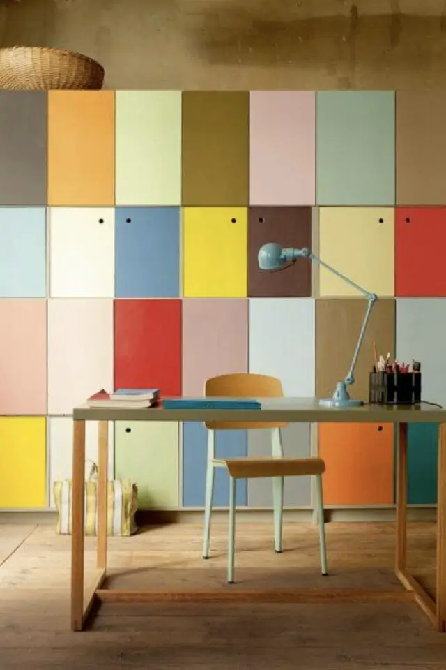 intégrer touche couleur bureau rangement multicolore design idée originale sur mesure 