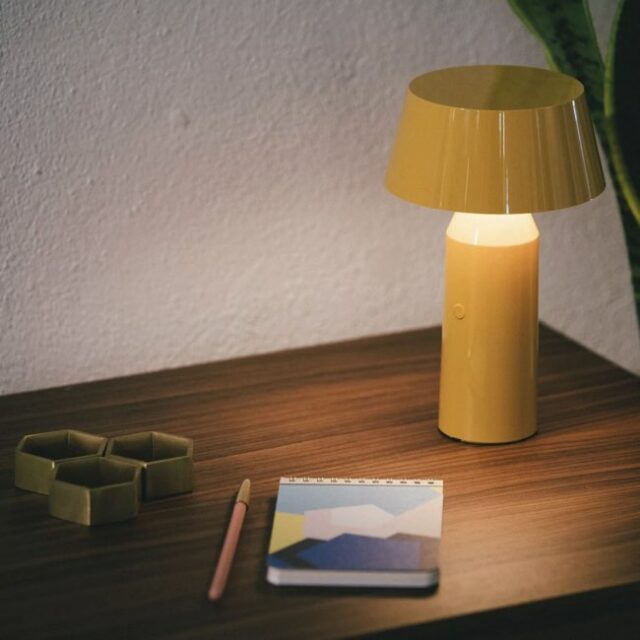 Lampe portable en acier jaune 22,5 cm design
