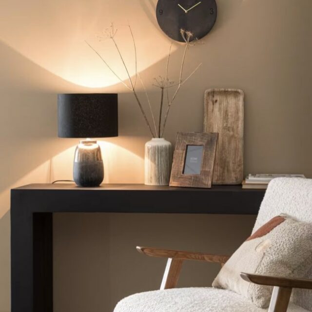 Lampe en céramique gris anthracite, marron et abat-jour noir