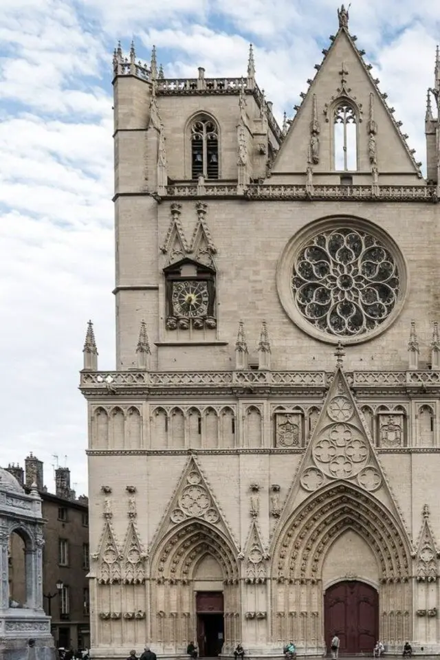 patrimoine lyon architecture a decouvrir église histoire voyage vacances en France