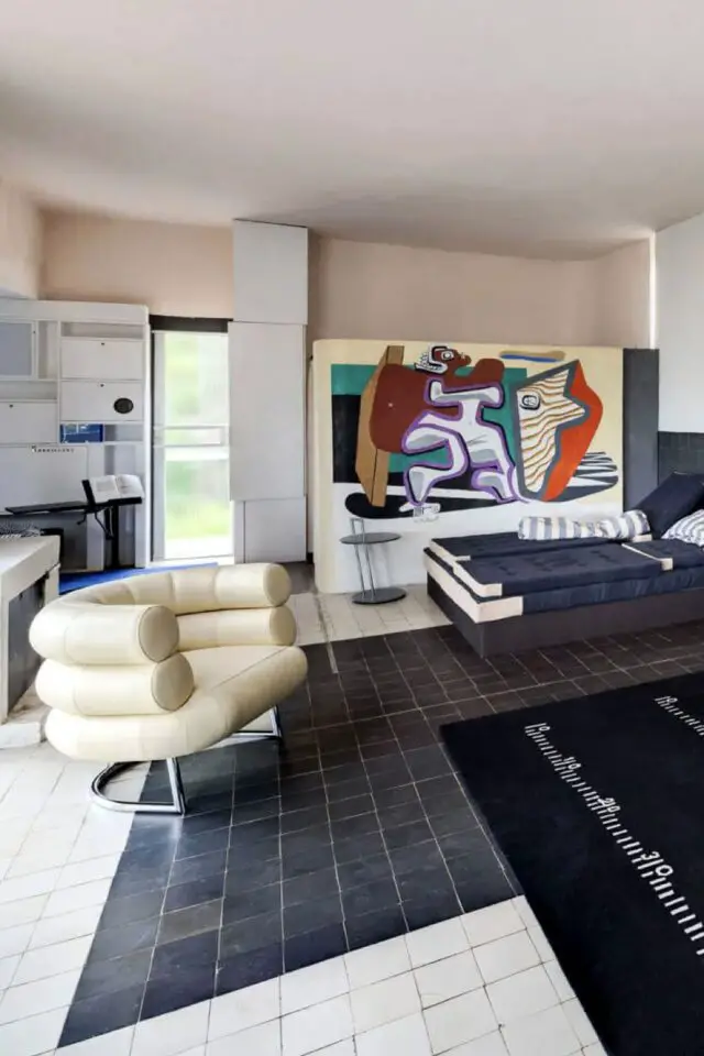 portrait designer architecte Eileen Gray villa E-1027 intérieur meuble fresque histoire design 