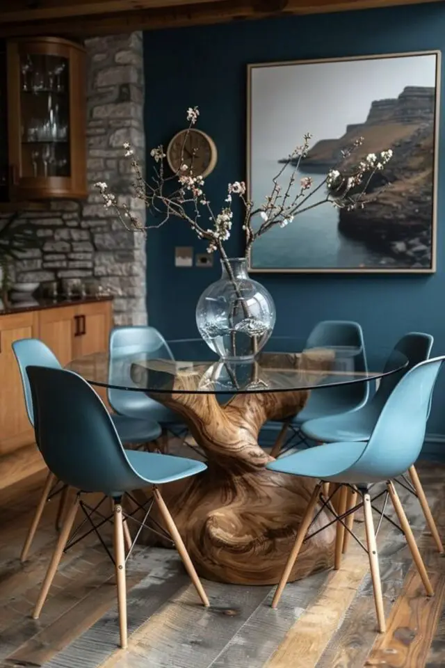 couleur salle a manger bleu exemple peinture murale chaise parquet ancien table plateau en verre 