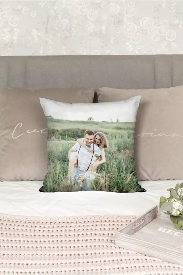 coussin personnalisé décoration chambre parentale photo souvenir mariage nom imprimé idée cadeau