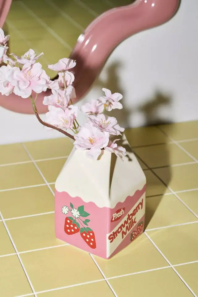 Vase ban.do Lait Fraise décoration moderne accessoire pas cher logement étudiant 