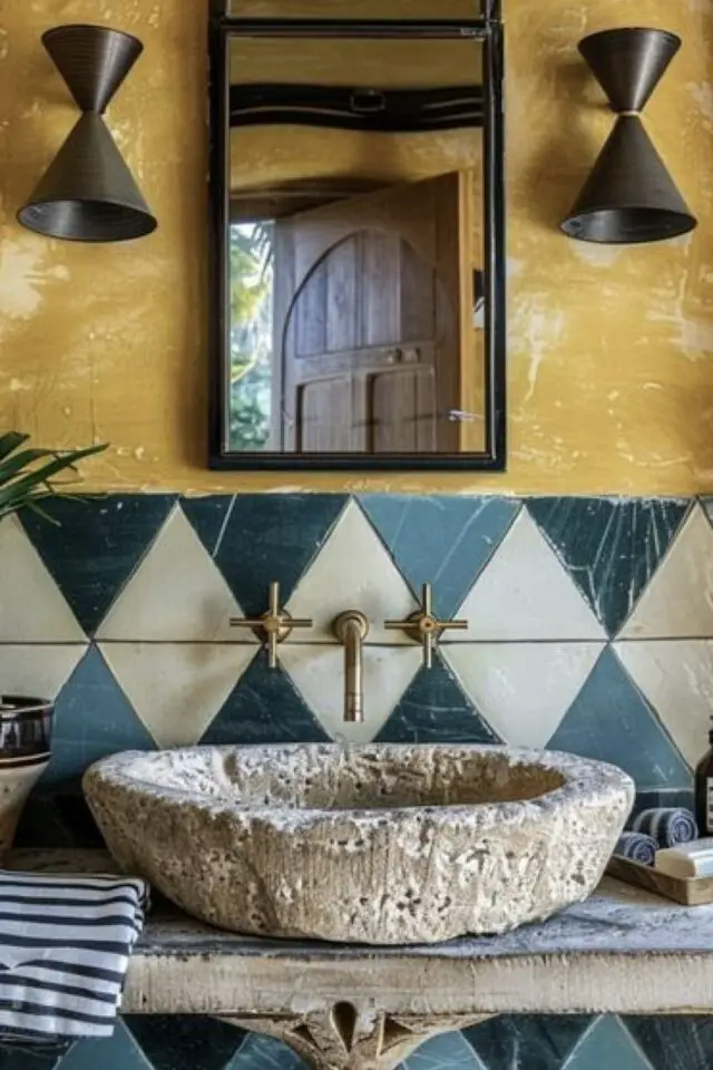 decoration salle de bain couleur jaune peinture trashwall crédence vintage chic et élégant 