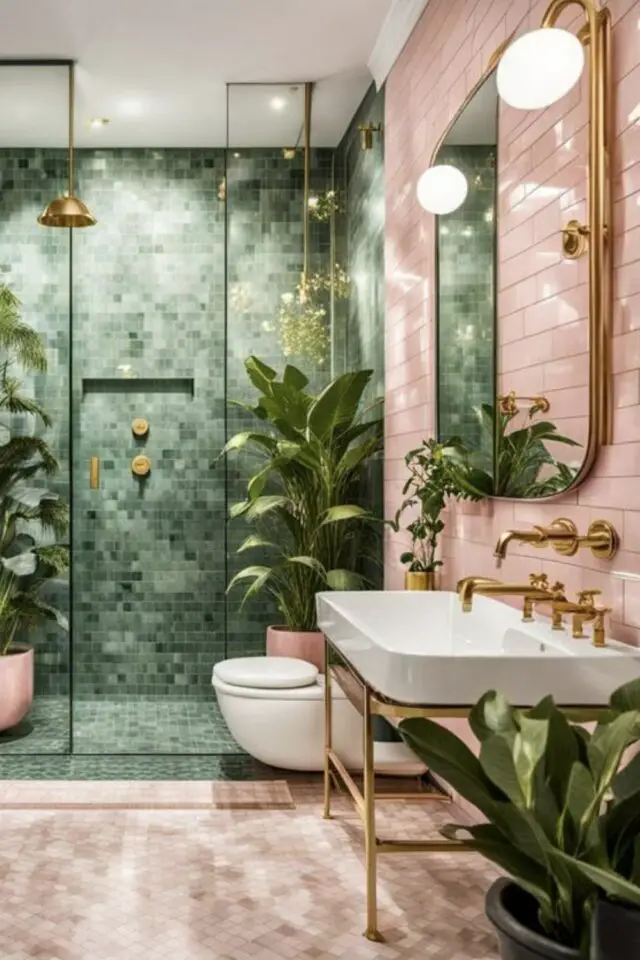 exemple déco salle de bain verte associé avec du rose espace féminin touche de laiton carrelage 