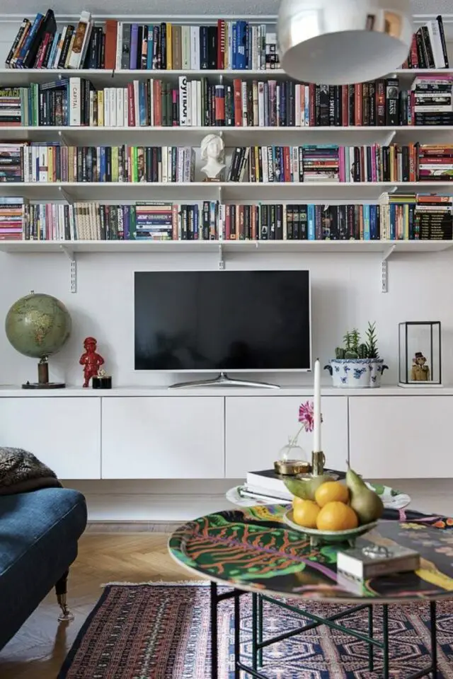 déco meuble télévision salon sur-mesure étagère et porte élégant pratique nombreux rangements 