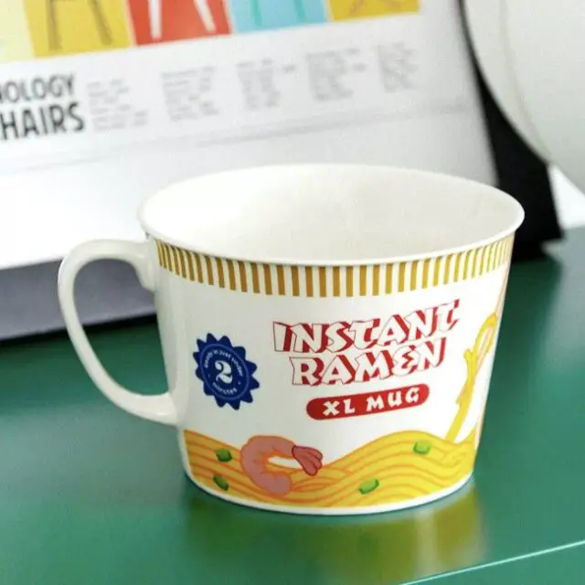 Tasse Géante de Nouilles Ramen Instantanées