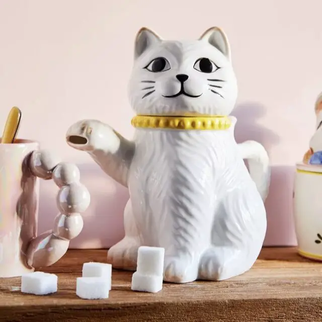 Théière kitsch en forme de chat