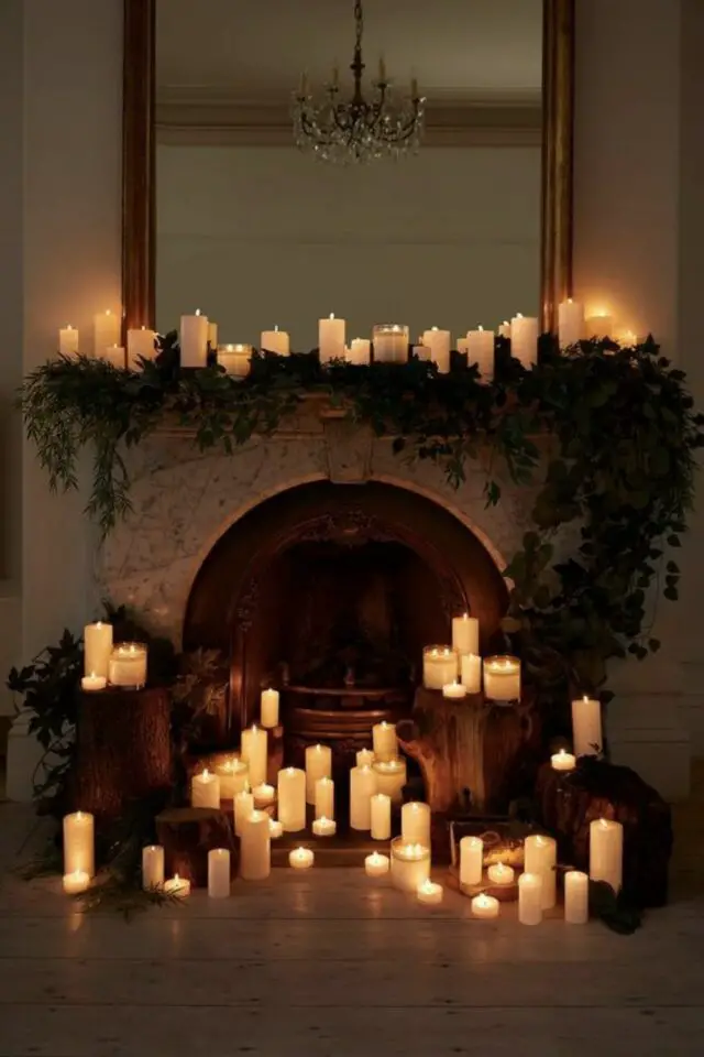 idées décoration de Noël bougies cheminée tabouret installation lumineuse et chaleureuse 