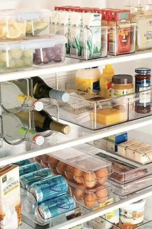 décoration organisation frigo exemple boite transparente et compartiment solution pour coucher les bouteilles 