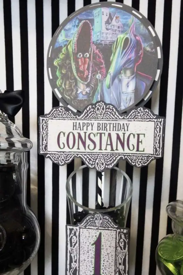 decoration table beetlejuice halloween panneau joyeux anniversaire impression personnage 