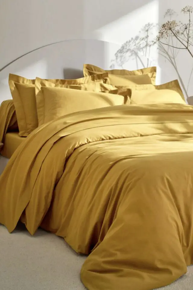 Linge de lit uni polyester-coton Colombine jaune curry