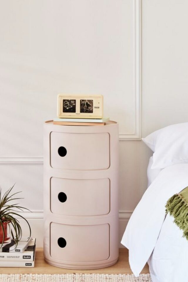 Anna Castelli Ferrieri meuble modulable Componibili plastique rose pastel Kartell 