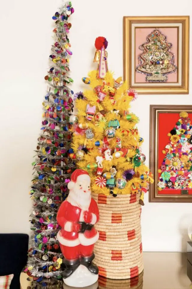 tendances déco de noël 2024 2025 funky sapin artificielle jaune 