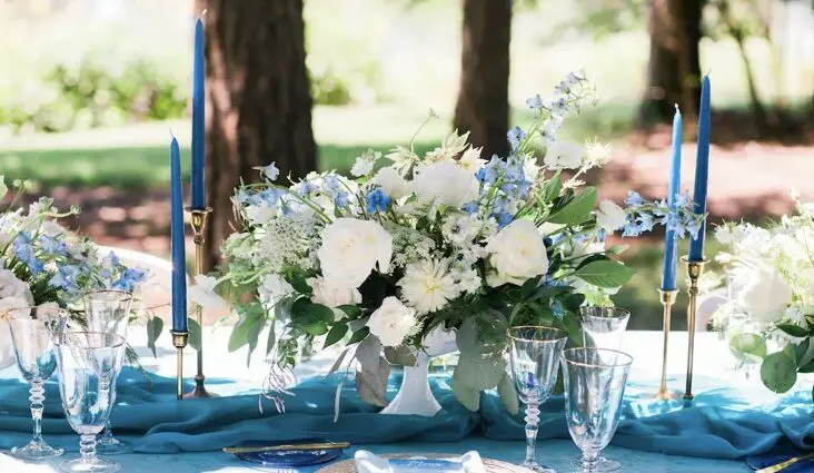 déco mariage couleur bleu romantique et élégant intemporel table salle cadeau invité