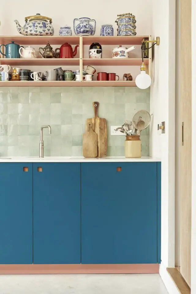 crédence cuisine moderne zellige vert d'eau meuble bleu inspiration contemporaine 