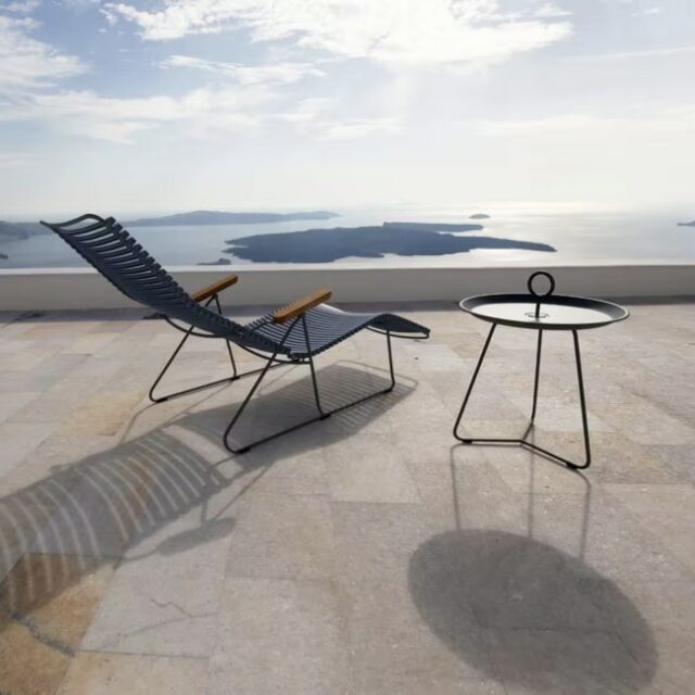 Chaise longue en métal et plastique et plastique gris foncé