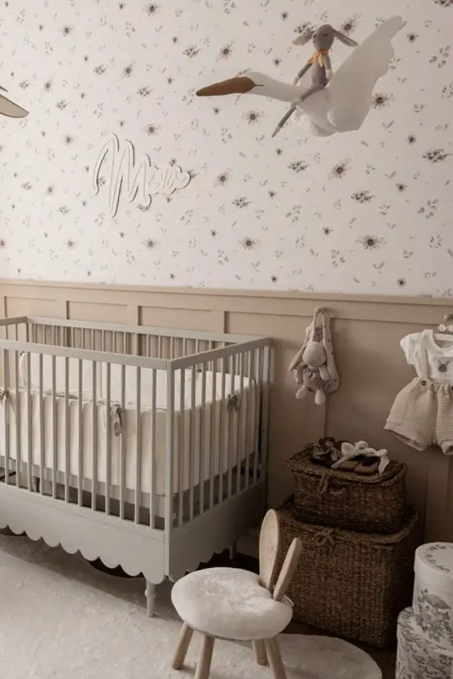 décoration mur stickers moderne petite fleur chambre enfant bébé idée facile 